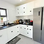Villa Casa Da Laranjeira- Serene 4bedroom 4bath Pool & Garden Villa, 10 Mins To Vilamoura Marina *
