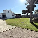 Casa Da Laranjeira- Serene 4bedroom 4bath Pool & Garden Villa, 10 Mins To Vilamoura Marina * Quarteira