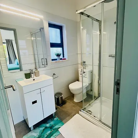 Oasis 4-bedroom Retreat With Pool In Vilamoura