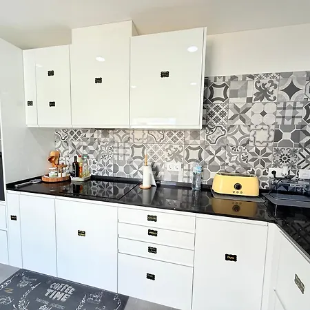 Casa Da Laranjeira- Serene 4bedroom 4bath Pool & Garden Villa, 10 Mins To Vilamoura Marina