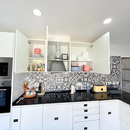 Casa Da Laranjeira- Serene 4bedroom 4bath Pool & Garden Villa, 10 Mins To Vilamoura Marina Villa Quarteira