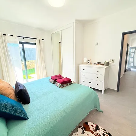 Casa Da Laranjeira- Serene 4bedroom 4bath Pool & Garden Villa, 10 Mins To Vilamoura Marina *