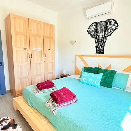 Villa Casa Da Laranjeira- Serene 4bedroom 4bath Pool & Garden Villa, 10 Mins To Vilamoura Marina *