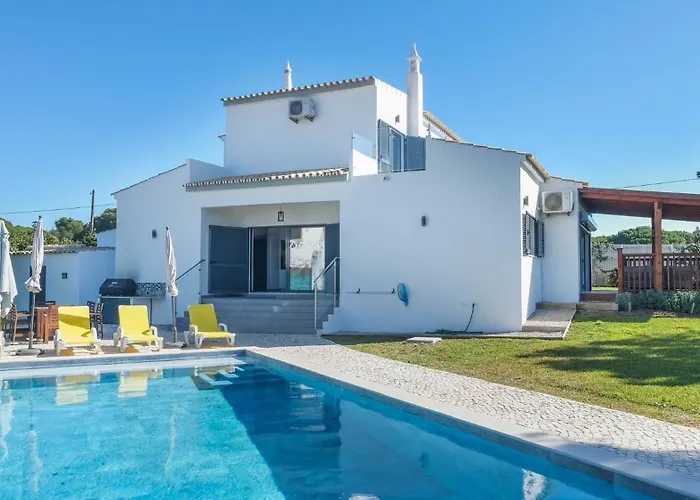 Villa Casa Da Laranjeira- Serene 4bedroom 4bath Pool & Garden Villa, 10 Mins To Vilamoura Marina Quarteira