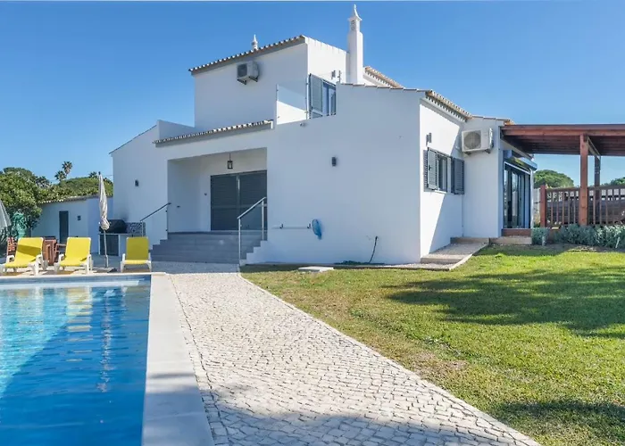 Casa Da Laranjeira- Serene 4bedroom 4bath Pool & Garden Villa, 10 Mins To Vilamoura Marina