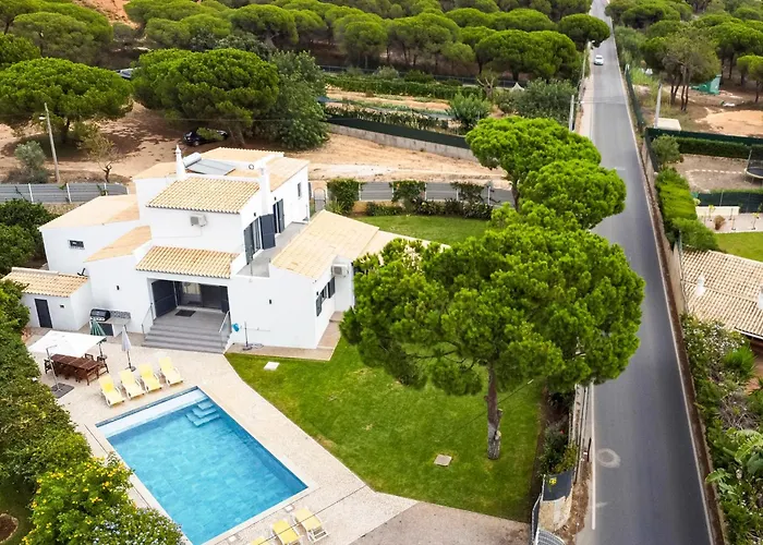 Casa Da Laranjeira- Serene 4bedroom 4bath Pool & Garden Villa, 10 Mins To Vilamoura Marina * Quarteira
