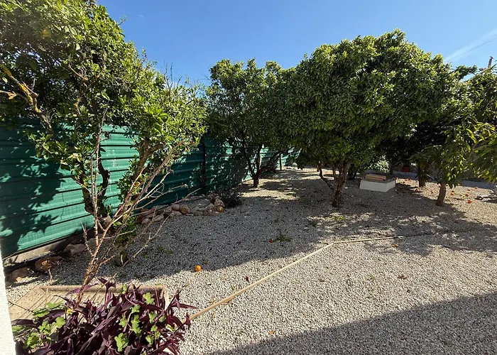Villa Casa Da Laranjeira- Serene 4bedroom 4bath Pool & Garden Villa, 10 Mins To Vilamoura Marina *