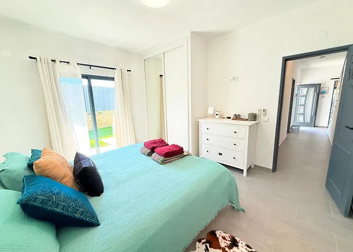 Casa Da Laranjeira- Serene 4bedroom 4bath Pool & Garden Villa, 10 Mins To Vilamoura Marina Villa Quarteira
