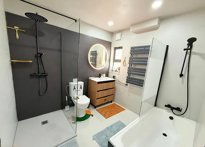 Casa Da Laranjeira- Serene 4bedroom 4bath Pool & Garden Villa, 10 Mins To Vilamoura Marina Villa