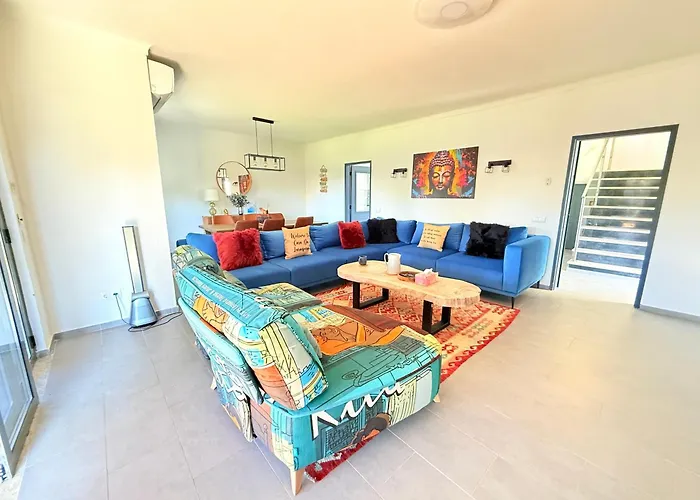 Villa Casa Da Laranjeira- Serene 4bedroom 4bath Pool & Garden Villa, 10 Mins To Vilamoura Marina *