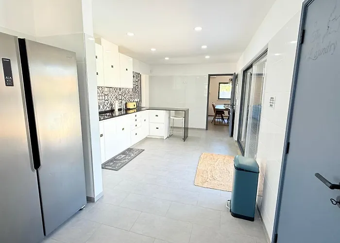 Casa Da Laranjeira- Serene 4bedroom 4bath Pool & Garden Villa, 10 Mins To Vilamoura Marina Quarteira