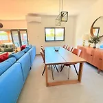 Casa Da Laranjeira- Serene 4bedroom 4bath Pool & Garden Villa, 10 Mins To Vilamoura Marina Villa Quarteira