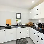 Casa Da Laranjeira- Serene 4bedroom 4bath Pool & Garden Villa, 10 Mins To Vilamoura Marina Quarteira
