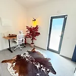 Villa Casa Da Laranjeira- Serene 4bedroom 4bath Pool & Garden Villa, 10 Mins To Vilamoura Marina *