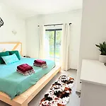 Villa Casa Da Laranjeira- Serene 4bedroom 4bath Pool & Garden Villa, 10 Mins To Vilamoura Marina