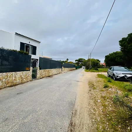 Oasis 4-bedroom Retreat With Pool In Vilamoura *