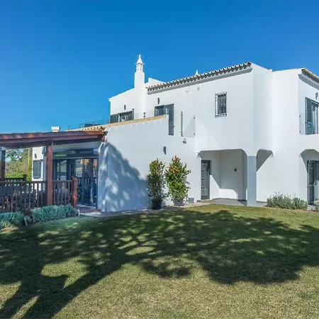 Oasis 4-bedroom Retreat With Pool In Vilamoura Villa Quarteira