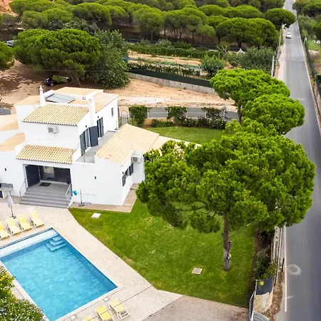 Oasis 4-bedroom Retreat With Pool In Vilamoura * Quarteira