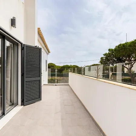 Oasis 4-bedroom Retreat With Pool In Vilamoura Villa Quarteira