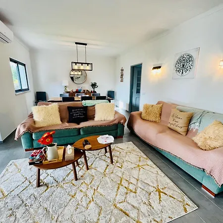 Oasis 4-bedroom Retreat With Pool In Vilamoura Quarteira