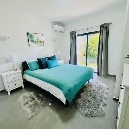 Villa Oasis 4-bedroom Retreat With Pool In Vilamoura Quarteira