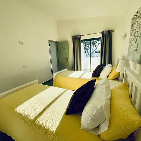 Oasis 4-bedroom Retreat With Pool In Vilamoura *