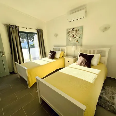 Oasis 4-bedroom Retreat With Pool In Vilamoura Quarteira