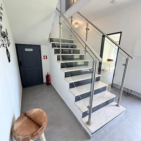 Casa Da Laranjeira- Serene 4bedroom 4bath Pool & Garden Villa, 10 Mins To Vilamoura Marina Вилла