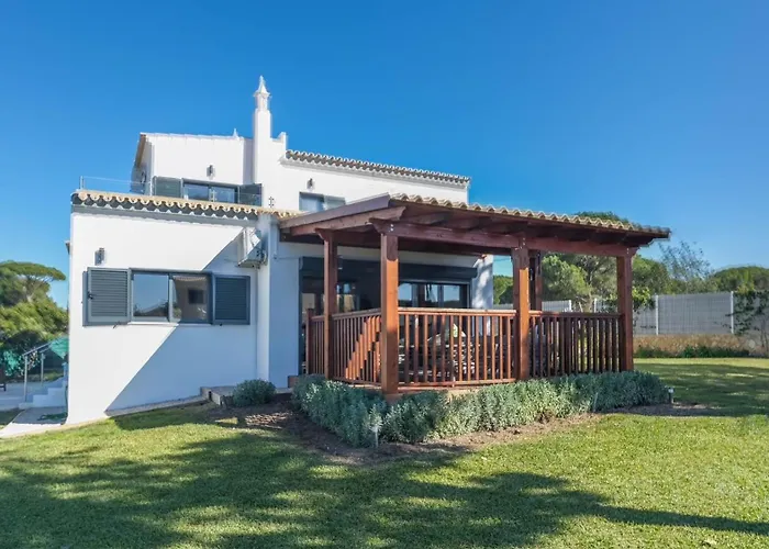 Vila Casa Da Laranjeira- Serene 4bedroom 4bath Pool & Garden Villa, 10 Mins To Vilamoura Marina Quarteira