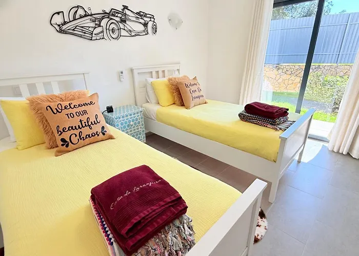 Villa Casa Da Laranjeira- Serene 4bedroom 4bath Pool & Garden Villa, 10 Mins To Vilamoura Marina *