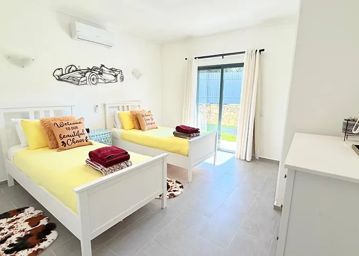 Villa Casa Da Laranjeira- Serene 4bedroom 4bath Pool & Garden Villa, 10 Mins To Vilamoura Marina