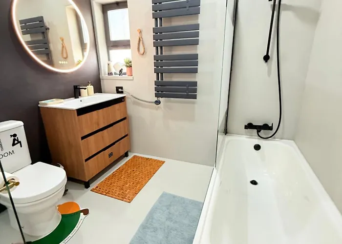 Villa Casa Da Laranjeira- Serene 4bedroom 4bath Pool & Garden Villa, 10 Mins To Vilamoura Marina Quarteira